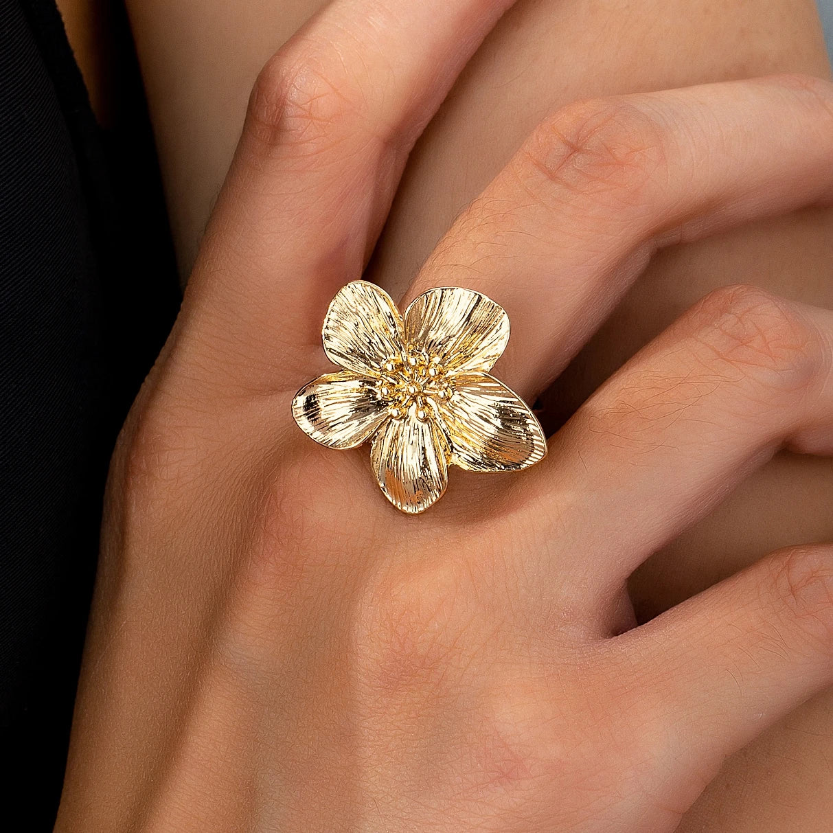 A Women's Ring