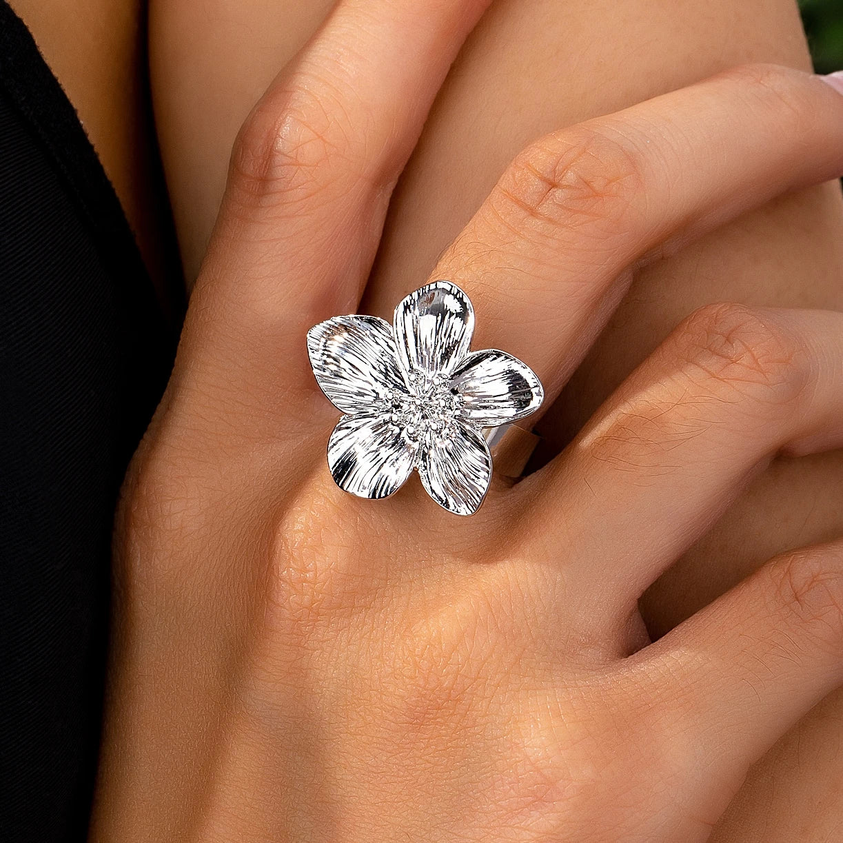 A Women's Ring