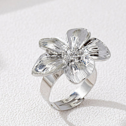 A Women's Ring