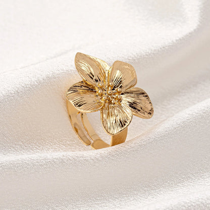 A Women's Ring